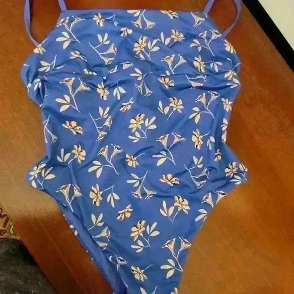 NWT Reversible Patagonia Swimsuit - Picture 4 of 8